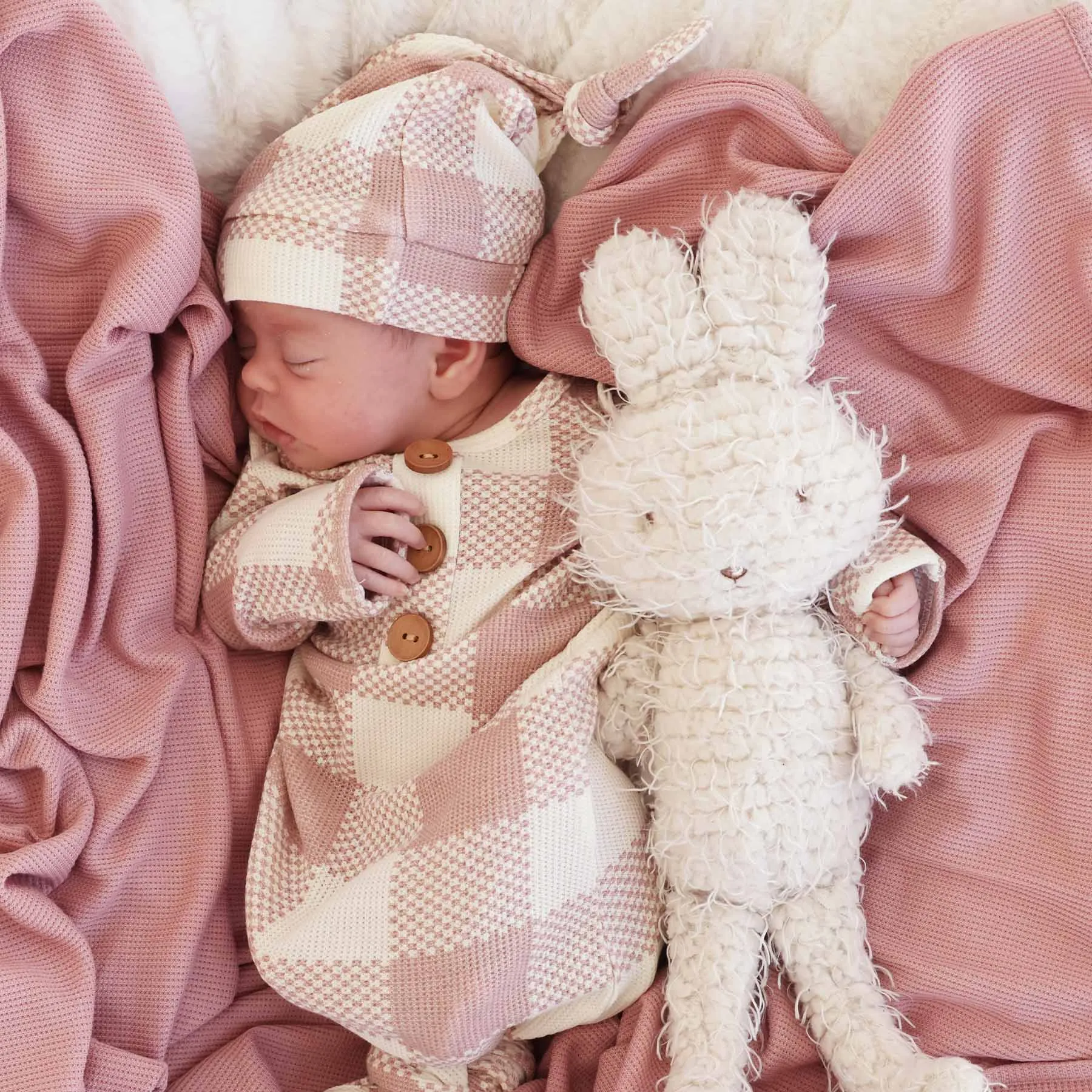 Big Check Waffle Bamboo Newborn Baby Knot Gown & Hat Set | Rosy