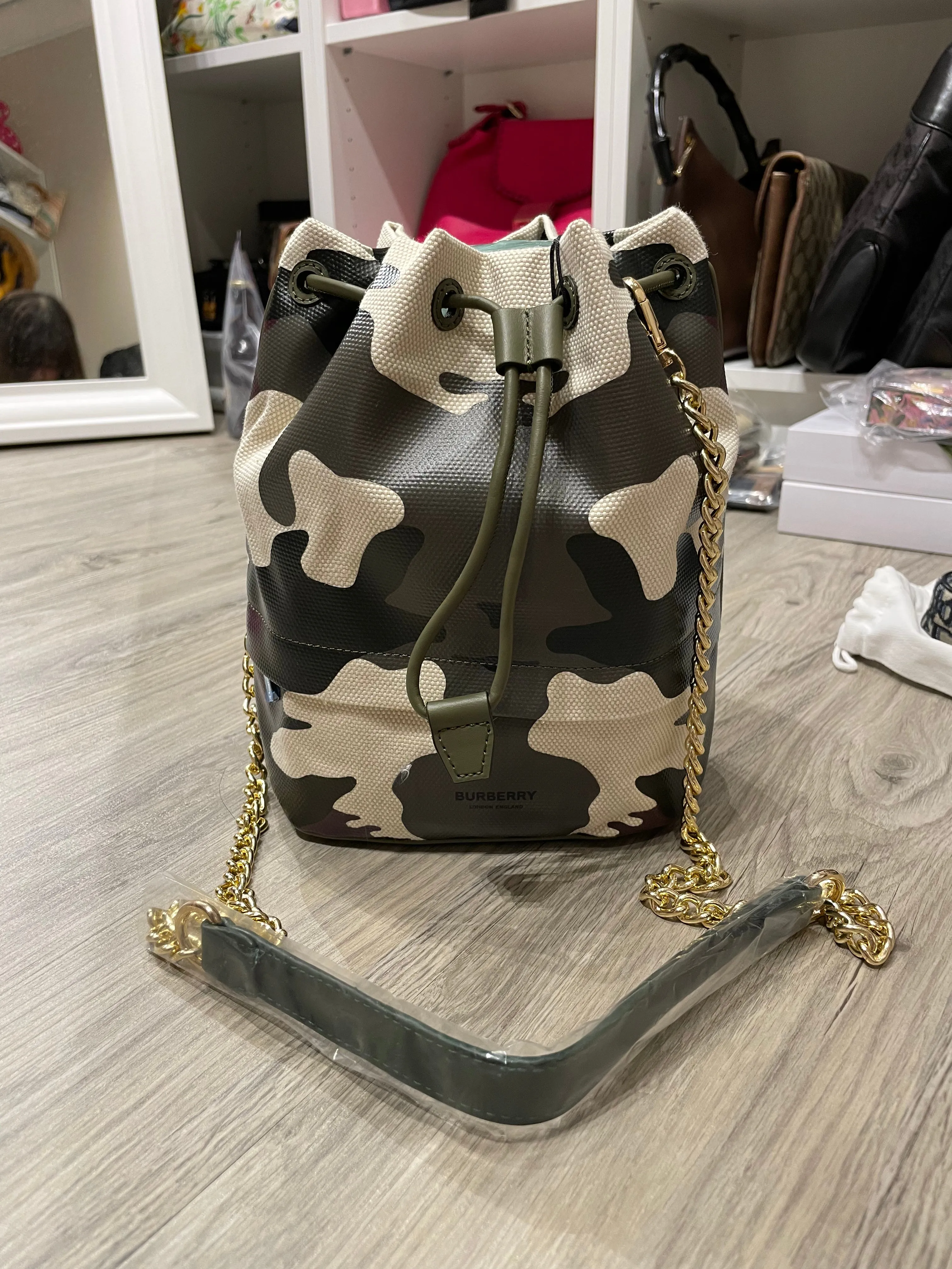 Canvas bucket bag