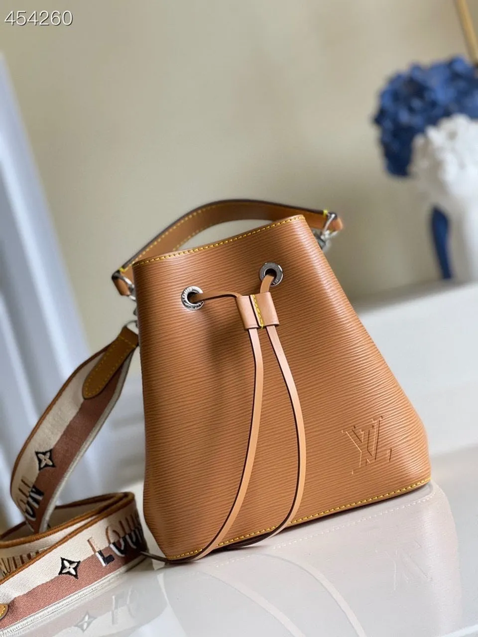 LV NeoNoe BB Bucket Bag Honey Gold For Women,  Shoulder And Crossbody Bags 7.9in/20cm LV M57706