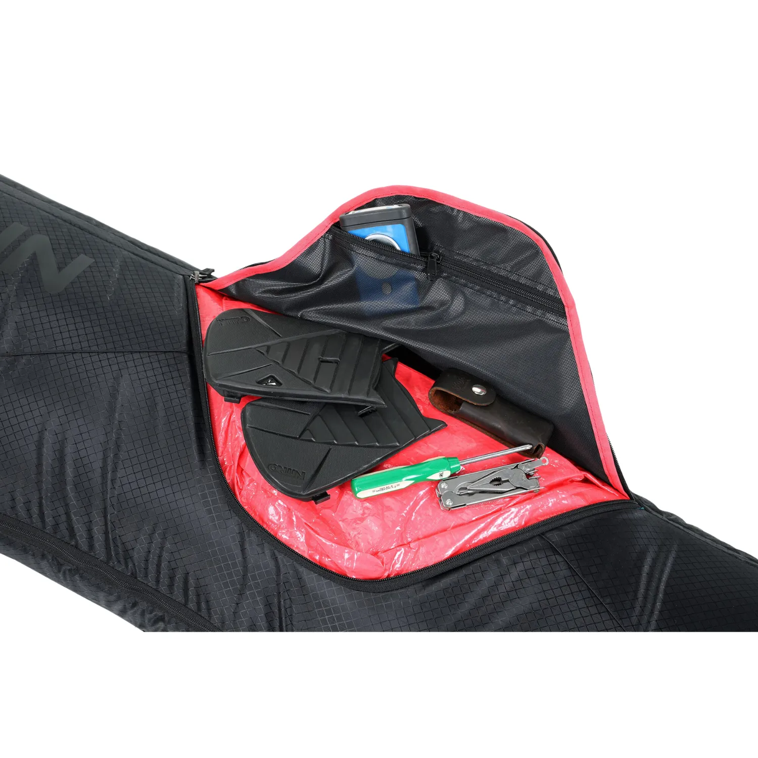 Nitro Tracker Wheelie Board Bag 2025