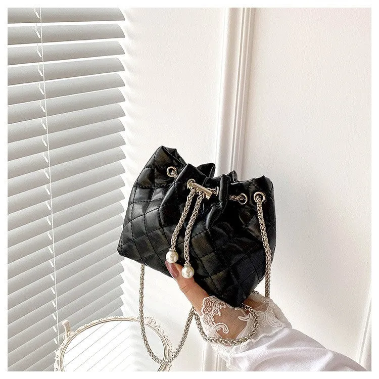 TRISTA BUCKET BAG Black